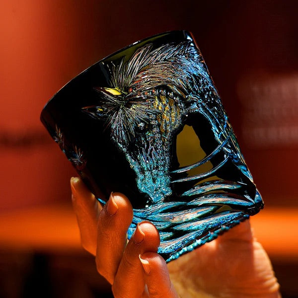 Close-up Kaori Edo Kiriko Tanma whisky glass cut crystal base